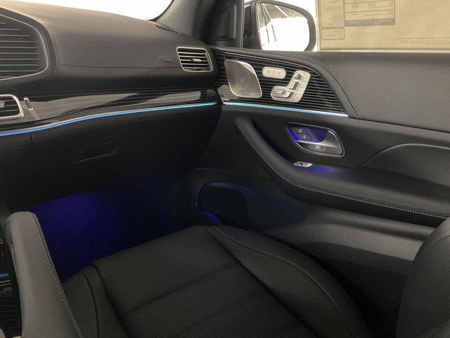 new 2025 Mercedes-Benz GLS 580 car