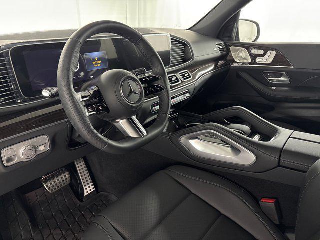 new 2025 Mercedes-Benz GLS 450 car
