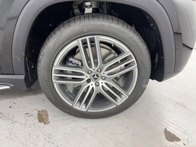 new 2026 Mercedes-Benz GLS 450 car