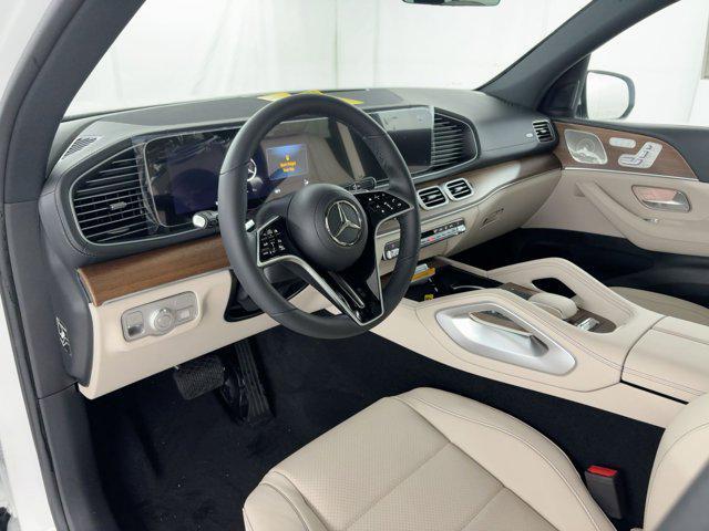 new 2025 Mercedes-Benz GLS 450 car