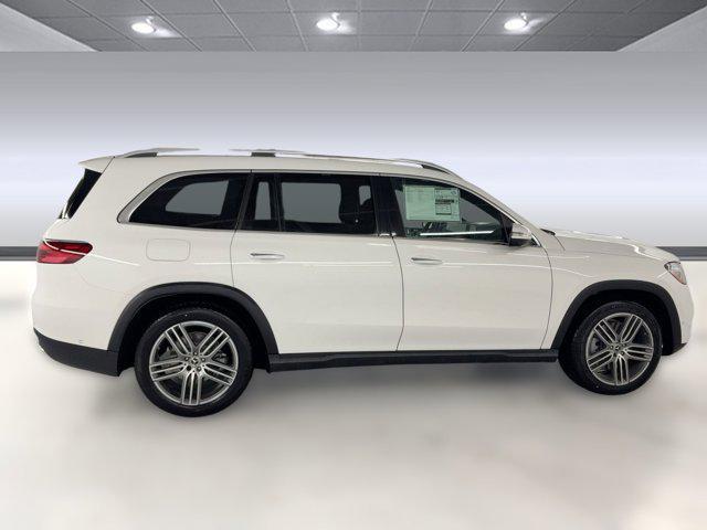 new 2025 Mercedes-Benz GLS 450 car