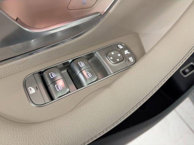 new 2025 Mercedes-Benz GLS 450 car