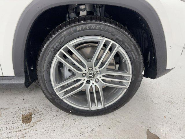 new 2025 Mercedes-Benz GLS 450 car