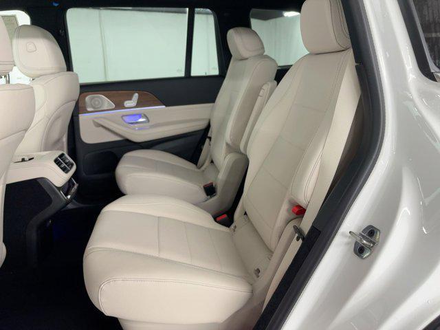 new 2025 Mercedes-Benz GLS 450 car