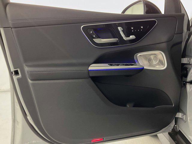 new 2025 Mercedes-Benz GLC 300 car, priced at $61,415