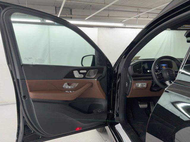 new 2025 Mercedes-Benz GLS 450 car