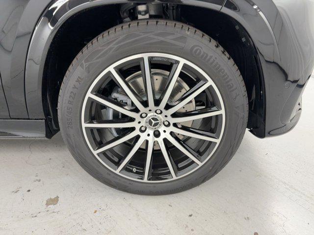 new 2025 Mercedes-Benz GLS 450 car