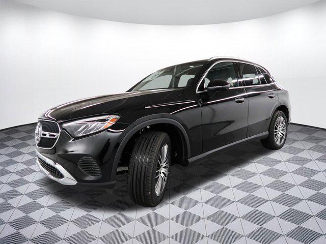 new 2024 Mercedes-Benz GLC 300 car, priced at $53,975