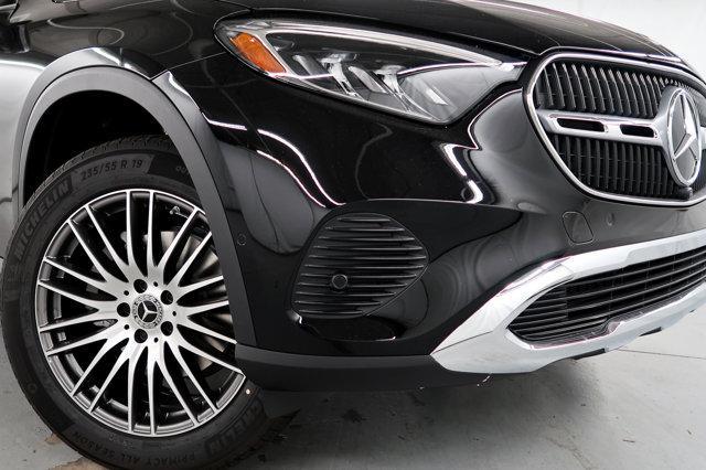 new 2024 Mercedes-Benz GLC 300 car, priced at $53,975