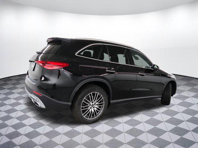 new 2024 Mercedes-Benz GLC 300 car, priced at $53,975