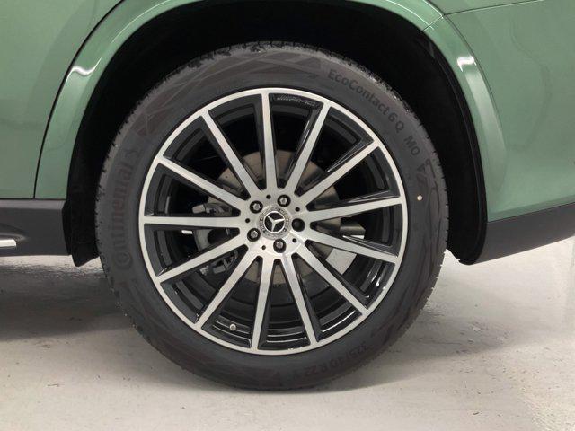new 2025 Mercedes-Benz GLS 580 car