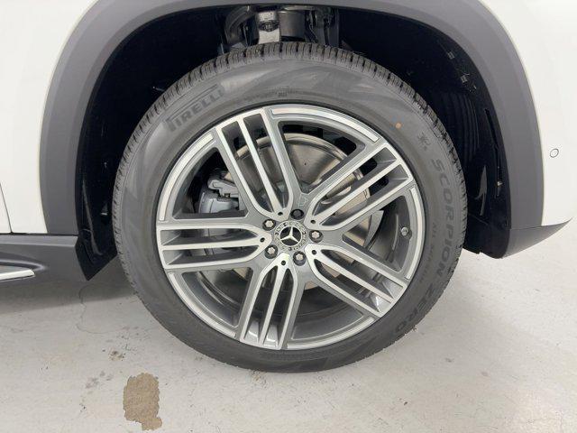 new 2026 Mercedes-Benz GLS 450 car