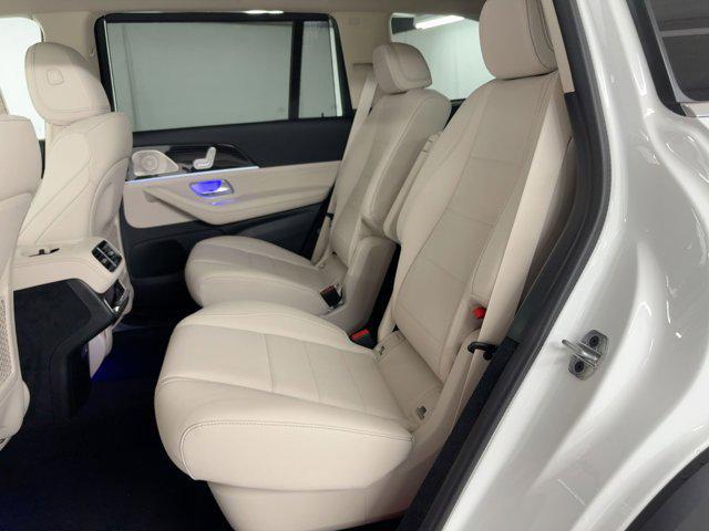 new 2026 Mercedes-Benz GLS 450 car