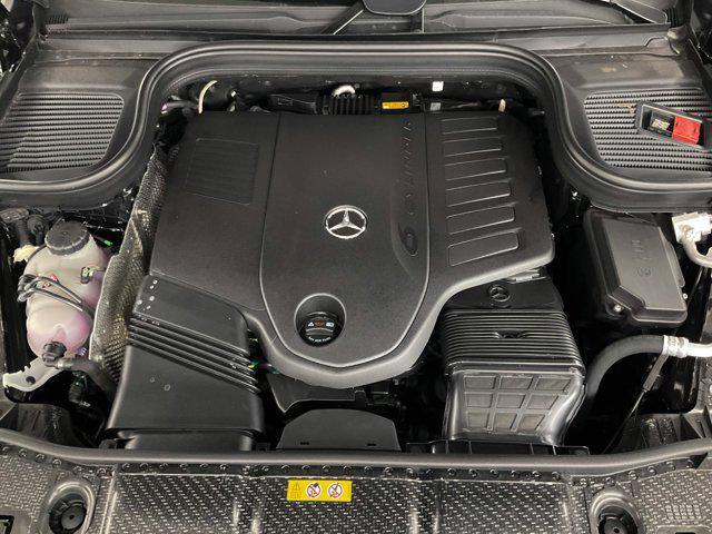 new 2025 Mercedes-Benz GLS 450 car