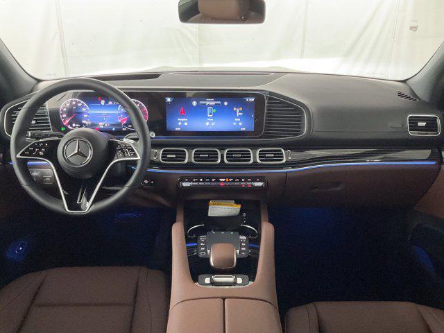 new 2025 Mercedes-Benz GLS 450 car