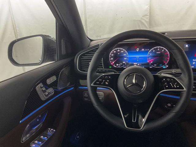 new 2025 Mercedes-Benz GLS 450 car