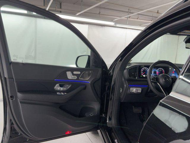 new 2025 Mercedes-Benz GLS 450 car