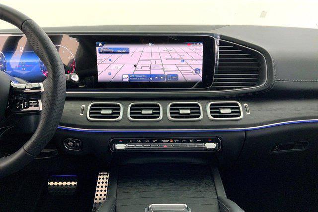 new 2025 Mercedes-Benz GLS 580 car