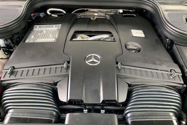 new 2025 Mercedes-Benz GLS 580 car