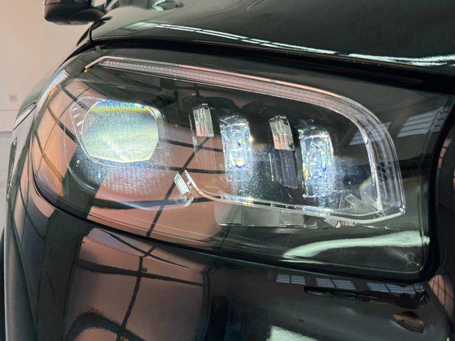 new 2025 Mercedes-Benz GLS 580 car