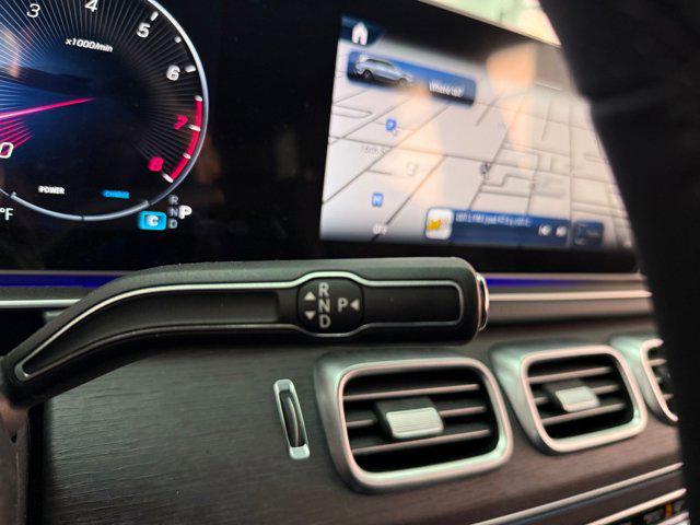 new 2025 Mercedes-Benz GLS 580 car