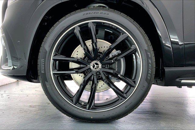 new 2025 Mercedes-Benz GLS 580 car