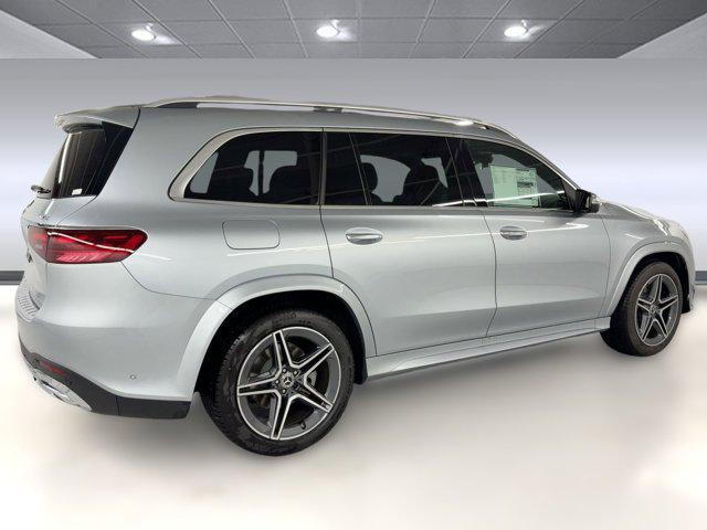 new 2025 Mercedes-Benz GLS 450 car