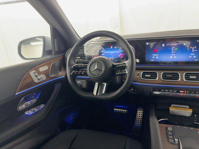 new 2025 Mercedes-Benz GLS 450 car