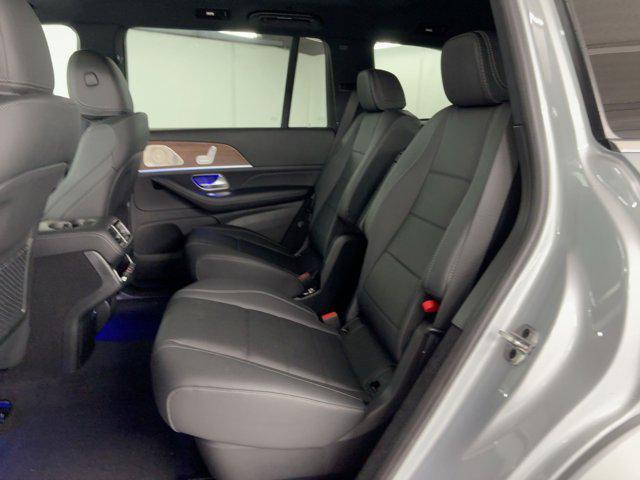 new 2025 Mercedes-Benz GLS 450 car