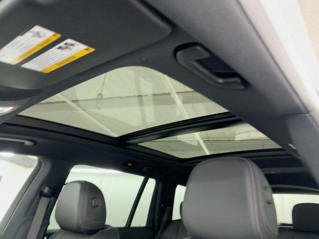 new 2025 Mercedes-Benz GLS 450 car