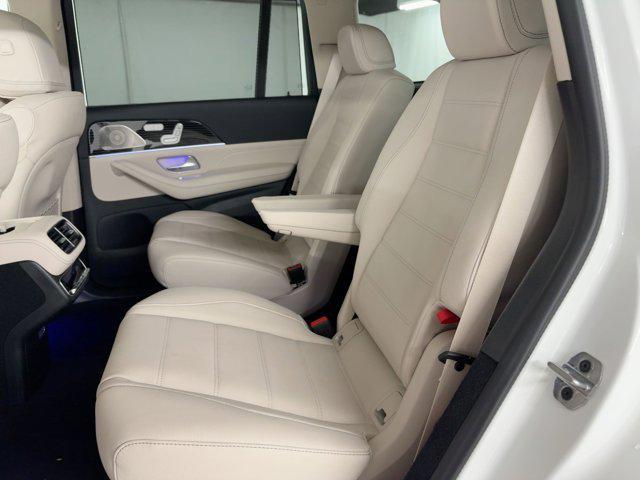 new 2026 Mercedes-Benz GLS 450 car