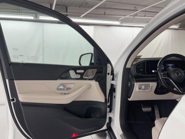 new 2026 Mercedes-Benz GLS 450 car