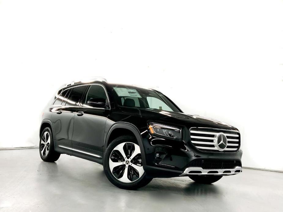 new 2024 Mercedes-Benz GLB 250 car, priced at $51,812