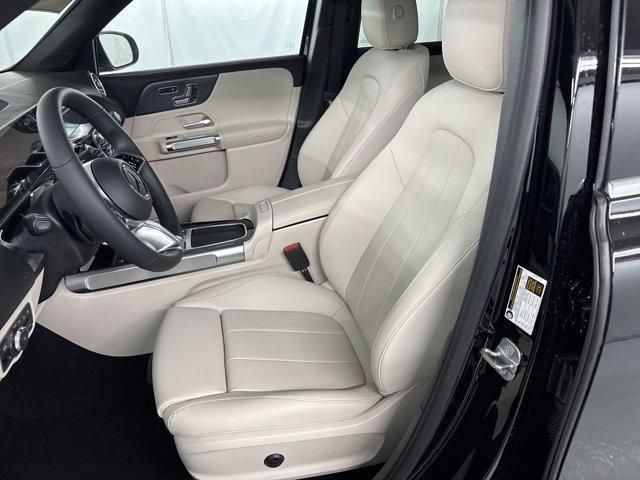 new 2025 Mercedes-Benz GLB 250 car, priced at $46,985