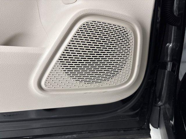 new 2025 Mercedes-Benz GLB 250 car, priced at $46,985