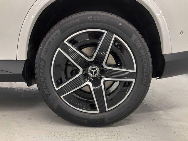 new 2025 Mercedes-Benz GLC 300 car, priced at $64,985