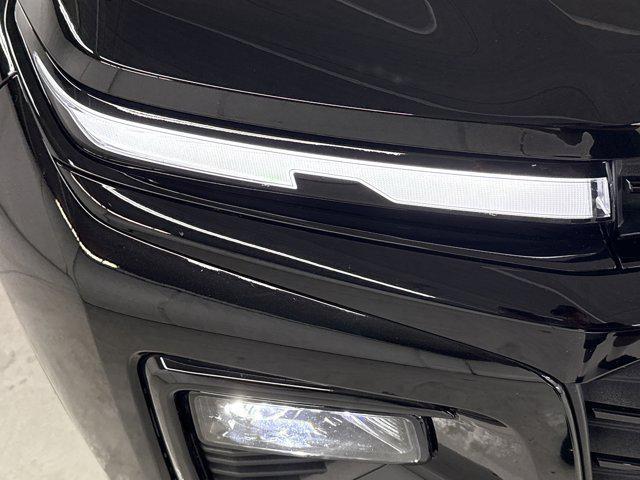 used 2024 Chevrolet Traverse car, priced at $39,999