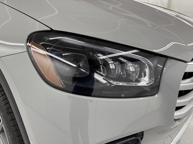 new 2025 Mercedes-Benz GLS 450 car