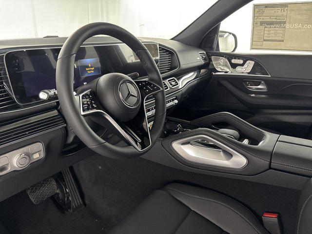new 2025 Mercedes-Benz GLS 450 car