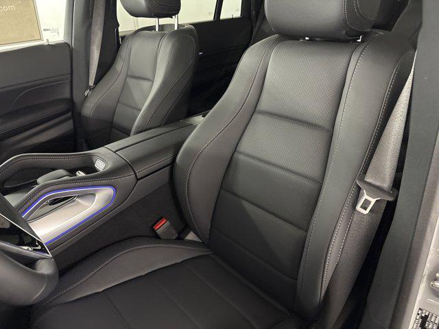 new 2025 Mercedes-Benz GLS 450 car