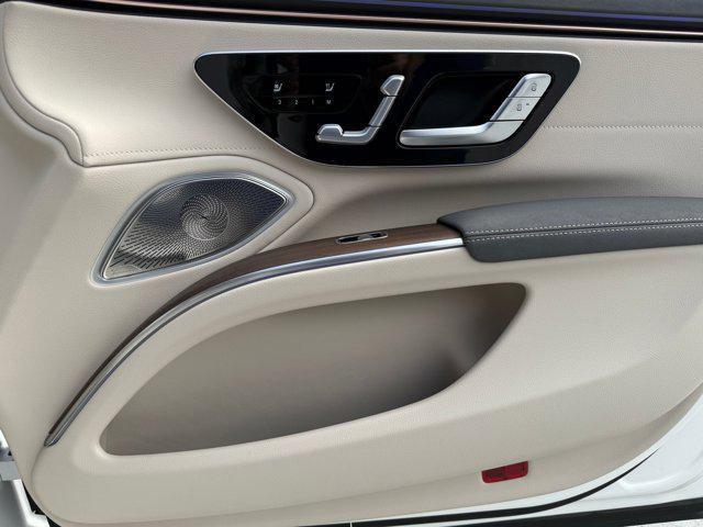 new 2026 Mercedes-Benz EQS 450 car, priced at $106,845