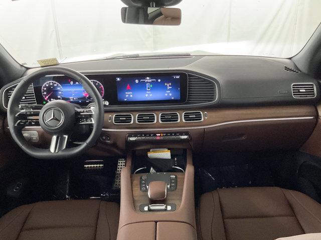 new 2025 Mercedes-Benz GLS 450 car