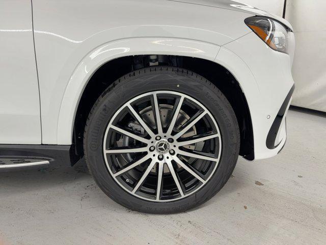 new 2026 Mercedes-Benz GLS 580 car