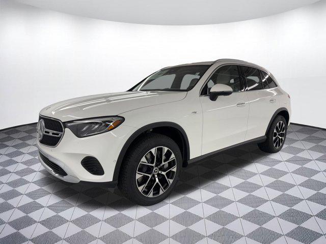 new 2025 Mercedes-Benz GLC 350e car, priced at $61,700