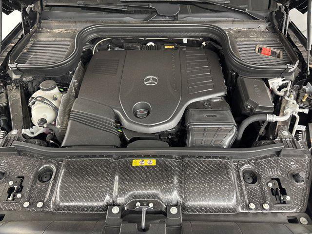 new 2025 Mercedes-Benz GLS 450 car