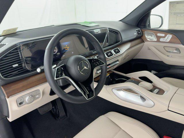 new 2025 Mercedes-Benz GLS 450 car