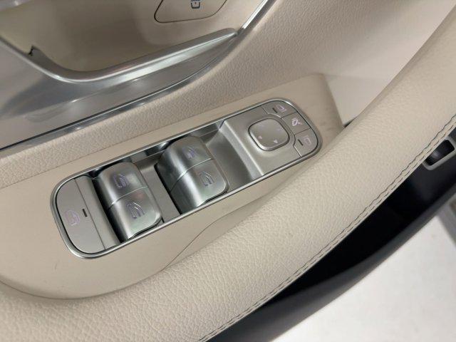 new 2025 Mercedes-Benz GLS 450 car