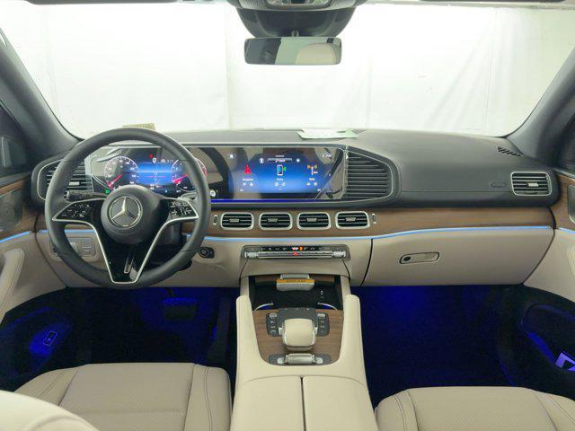 new 2025 Mercedes-Benz GLS 450 car