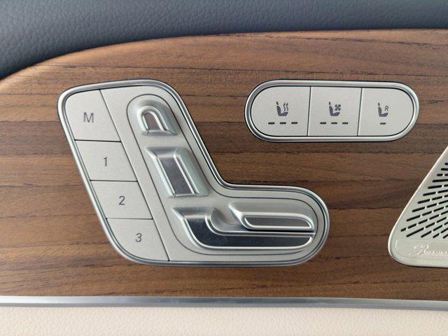 new 2025 Mercedes-Benz GLS 450 car