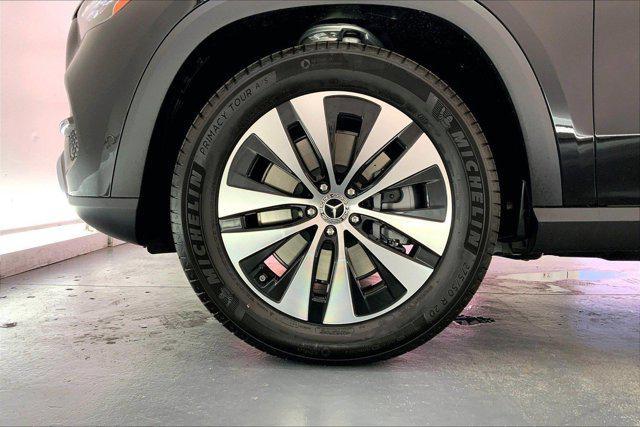 new 2025 Mercedes-Benz GLE 450 car, priced at $73,550